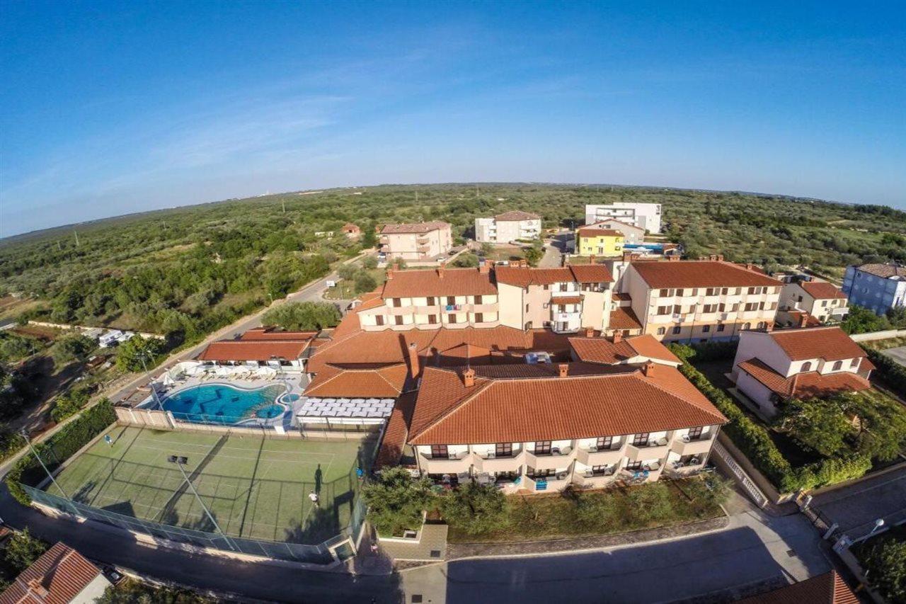 Hotel Villa Letan Fažana Exterior foto